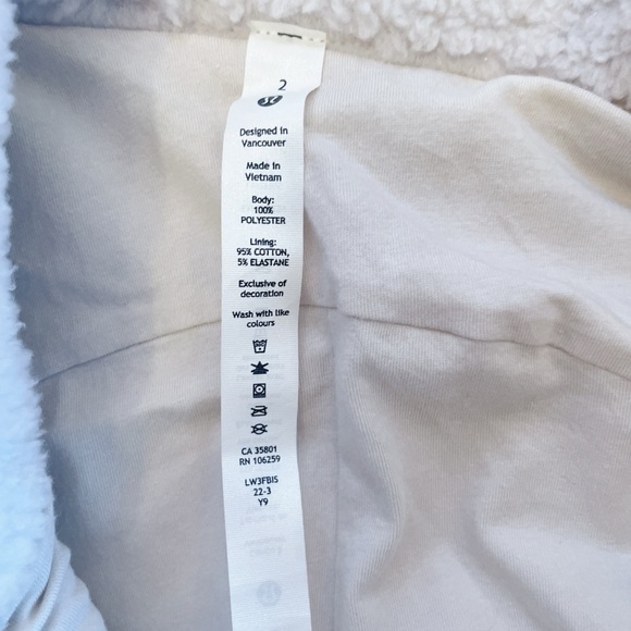 Lululemon Sherpa cinchable  Fleece Zip Jacket | Size 2 - Picture 4 of 9